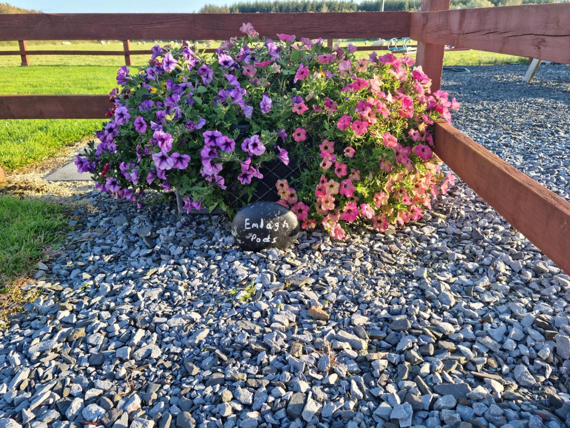 Emlagh, Self Catering Glamping Pods *